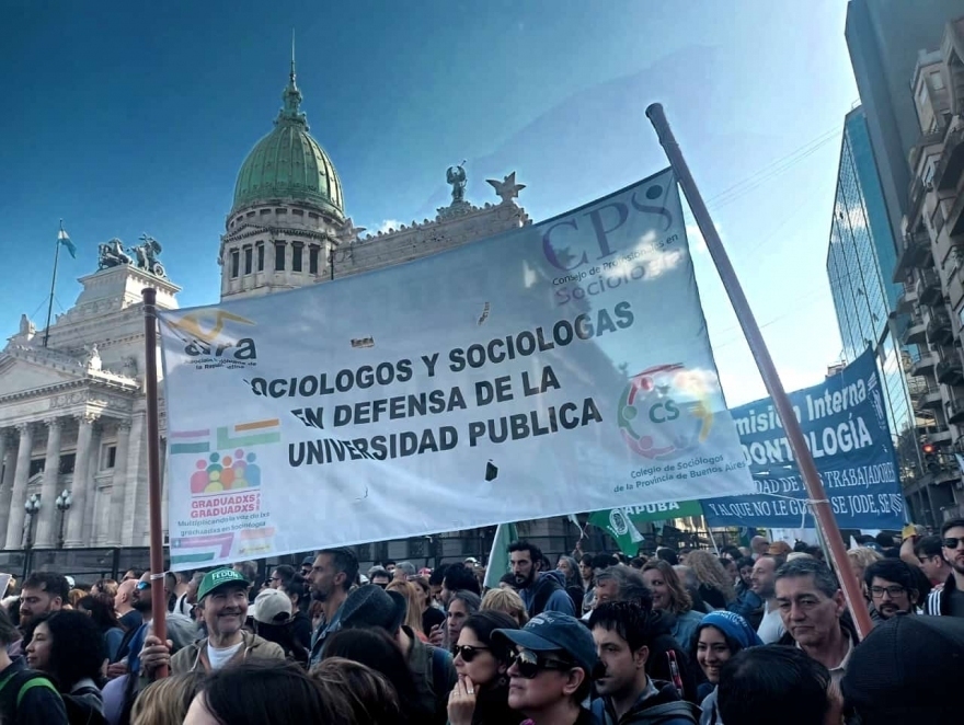 DESFINCIAN A LOS COLEGIOS